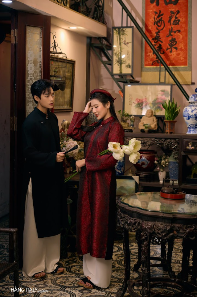 Bộ Ảnh Áo Dài Phố Cổ: Truyền Thống Độc Đáo Giữa Vẻ Đẹp Hiện Đại